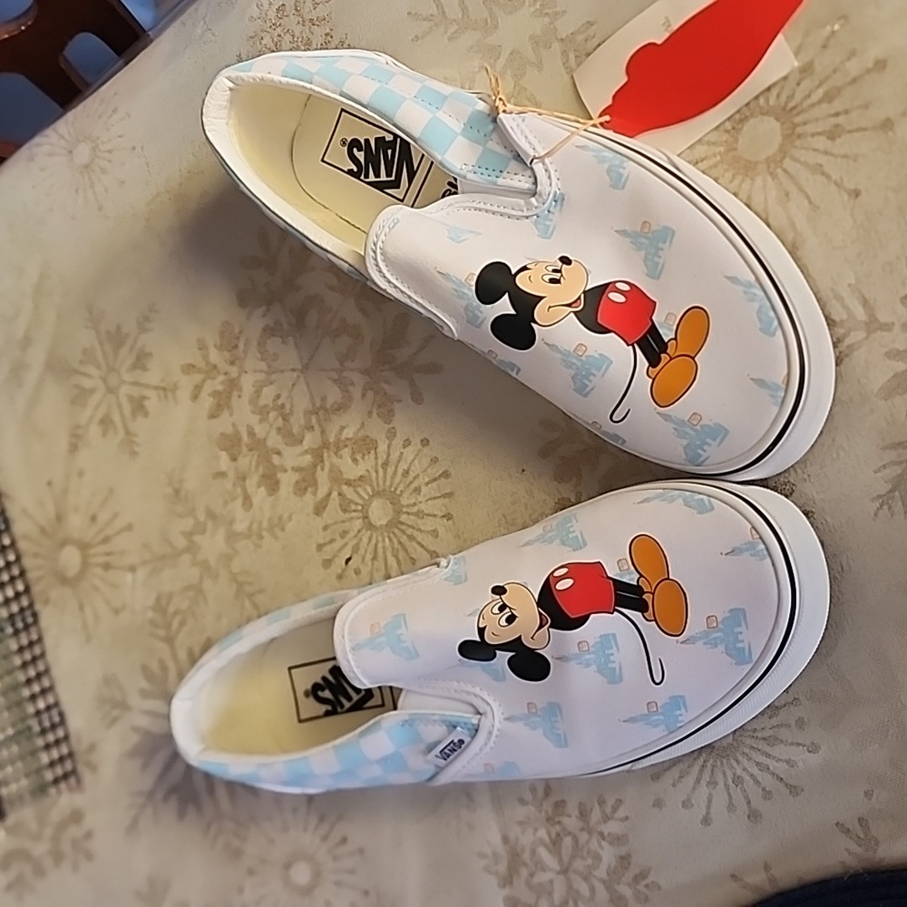 Vans size 8.5 women 7 mens new no box